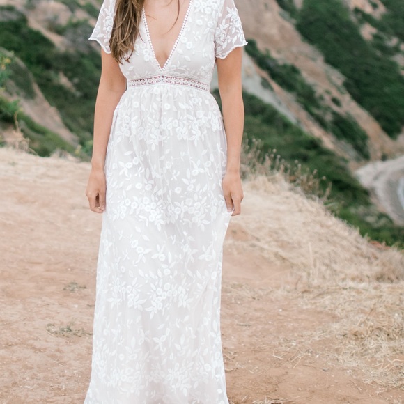 Worn once for ONE shoot White maxi size M - Picture 2 of 2